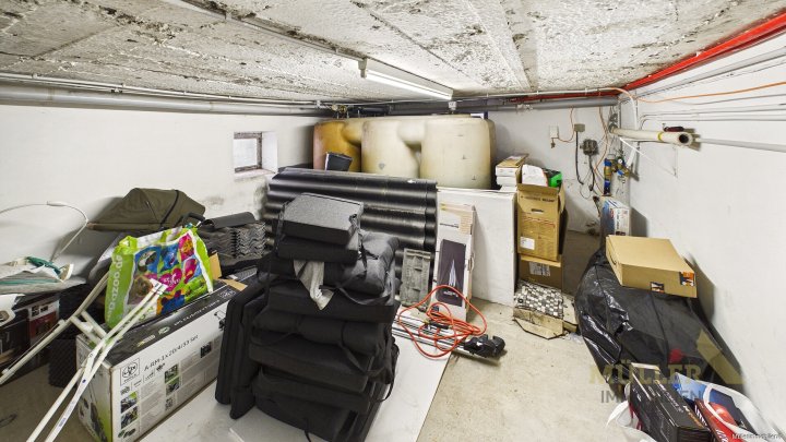 Moderne Doppelhaushälfte mit Photovoltaik-Anlage und Garten für die ganze Familie