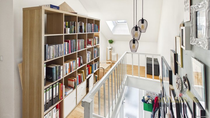 Moderne Doppelhaushälfte mit Photovoltaik-Anlage und Garten für die ganze Familie
