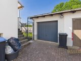 Garage mit Eingang zum Garten