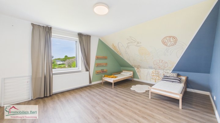 FREUDENBURG: WOHNHAUS MIT SEPARATEM BAUGRUNDSTÜCK IN GRENZNÄHE