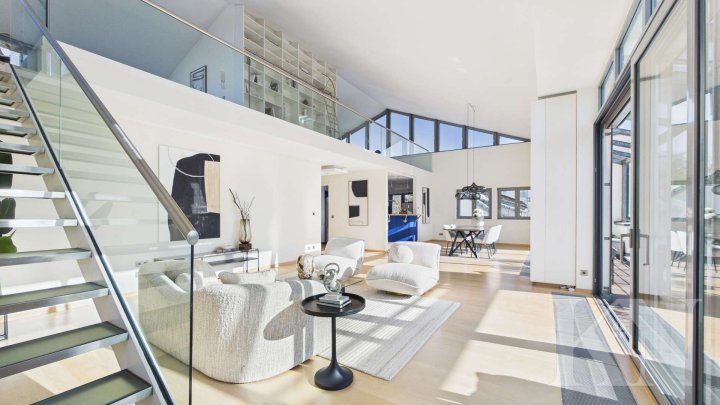 Exklusives Penthouse mit Galerie & Fernblick – Wohnen auf höchstem Niveau auf dem Triller!