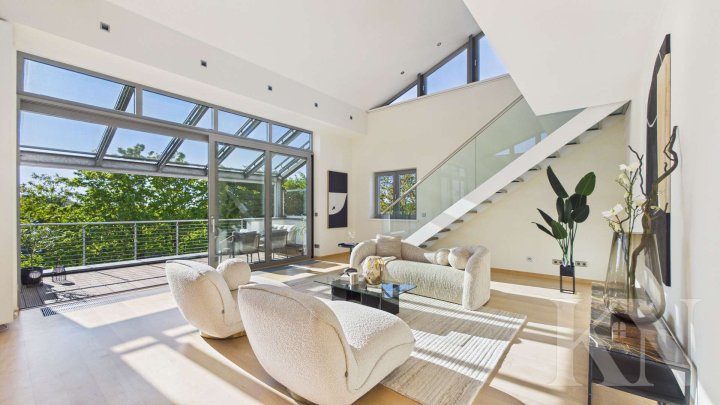 Exklusives Penthouse mit Galerie & Fernblick – Wohnen auf höchstem Niveau auf dem Triller!