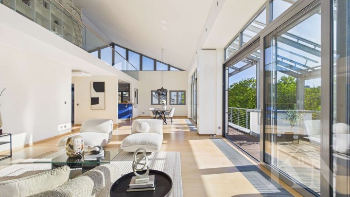 Exklusives Penthouse mit Galerie & Fernblick – Wohnen auf höchstem Niveau auf dem Triller!
