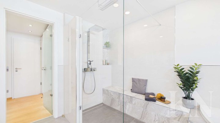 Exklusives Penthouse mit Galerie & Fernblick – Wohnen auf höchstem Niveau auf dem Triller!