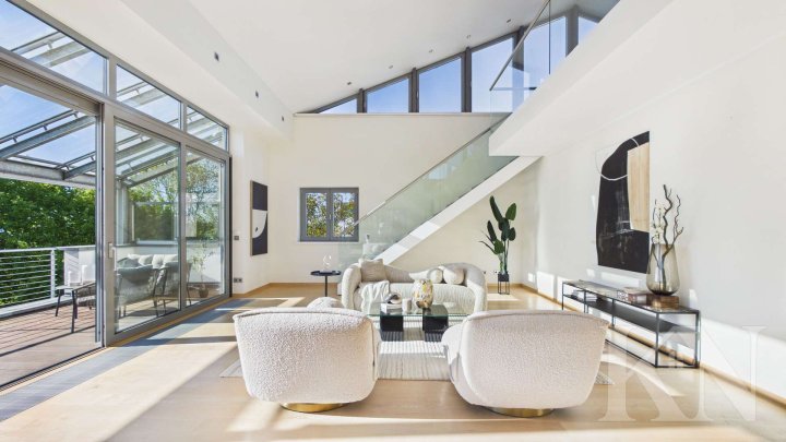 Exklusives Penthouse mit Galerie & Fernblick – Wohnen auf höchstem Niveau auf dem Triller!