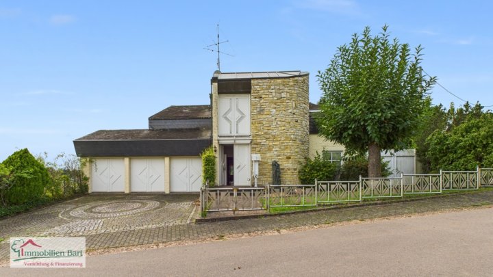 GEMEINDE LOSHEIM: GROßZÜGIGES GENERATIONSHAUS IN TOP LAGE