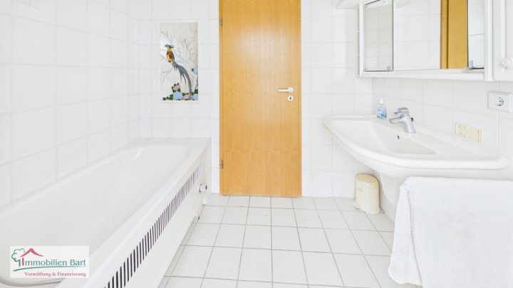 GEMEINDE LOSHEIM: GROßZÜGIGES GENERATIONSHAUS IN TOP LAGE