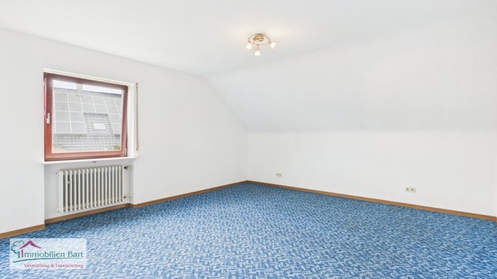 GRENZBEREICH: WOHNHAUS MIT 2 WOHNEINHEITEN IN TOP LAGE VON ORSCHOLZ