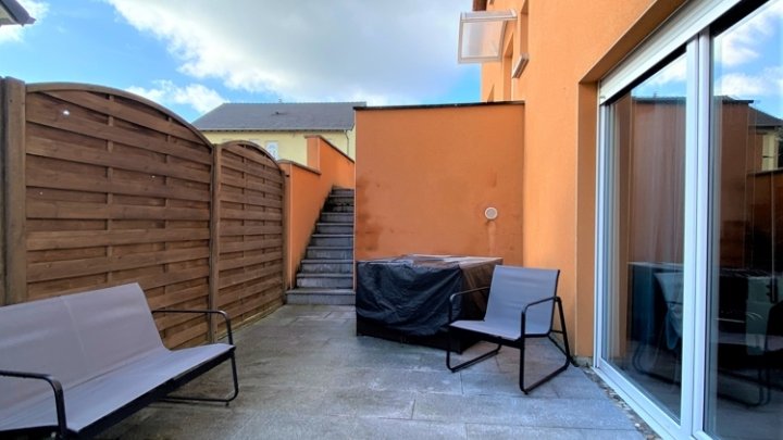 OHNE VERMITTLUNGSGEBÜHREN, MODERNES EINFAMILIENHAUS IN OETING/FR, NÄHE SAARBRÜCKEN