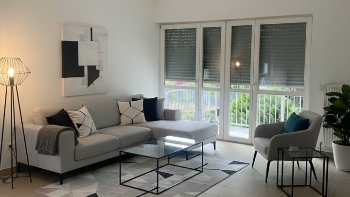 Großzügiges Wohnerlebnis im Herzen von Saarlouis - Moderne 5-Zimmer-Wohnung mit Balkon und hochwertiger Ausstattung