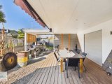Terrasse hinterm Haus