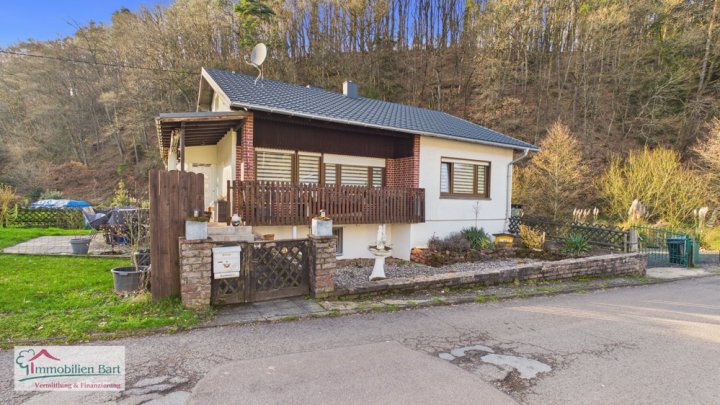 GRENZNÄHE: BUNGALOW IN IDYLLISCHER WALDRANDLAGE