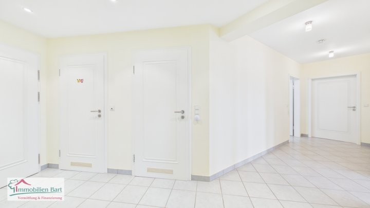 PERL / SENIORENGALERIE MOSELPARK:

117 m² - WOHNUNG MIT BALKON, AUFZUG, KELLER UND TG - STELLPLATZ
