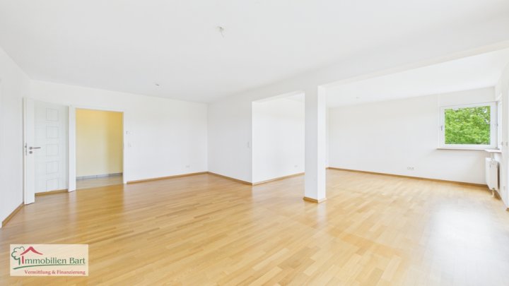 PERL / SENIORENGALERIE MOSELPARK:

117 m² - WOHNUNG MIT BALKON, AUFZUG, KELLER UND TG - STELLPLATZ