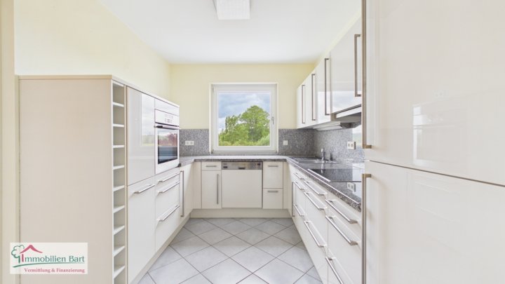 PERL / SENIORENGALERIE MOSELPARK:

117 m² - WOHNUNG MIT BALKON, AUFZUG, KELLER UND TG - STELLPLATZ