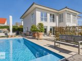 Terrasse mit Pool