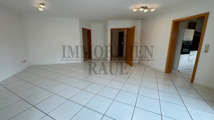 SELTENHEIT IN HERRENSOHR - EIGENTUMSWOHNUNG MIT TERRASSE, GARTENANTEIL UND GARAGE - SOFORT FREI