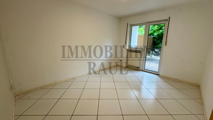 SELTENHEIT IN HERRENSOHR - EIGENTUMSWOHNUNG MIT TERRASSE, GARTENANTEIL UND GARAGE - SOFORT FREI