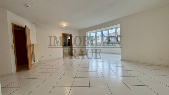 SELTENHEIT IN HERRENSOHR - EIGENTUMSWOHNUNG MIT TERRASSE, GARTENANTEIL UND GARAGE - SOFORT FREI