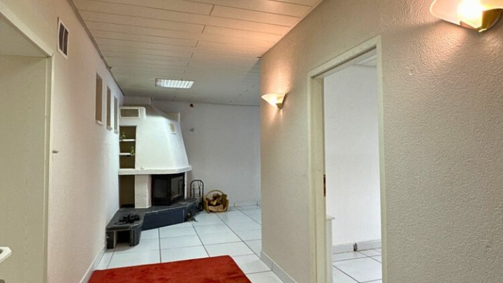 Großzügiges Haus, 410m² Gesamtfläche in ruhiger Seitenstraße von Saarbrücken-West