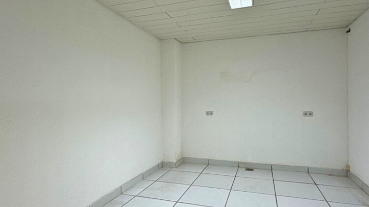 Großzügiges Haus, 410m² Gesamtfläche in ruhiger Seitenstraße von Saarbrücken-West