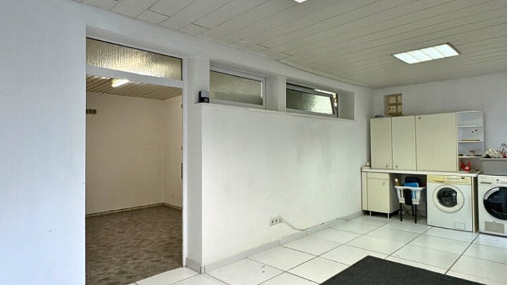 Großzügiges Haus, 410m² Gesamtfläche in ruhiger Seitenstraße von Saarbrücken-West