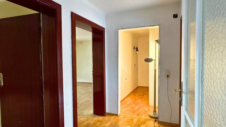 Großzügiges Haus, 410m² Gesamtfläche in ruhiger Seitenstraße von Saarbrücken-West