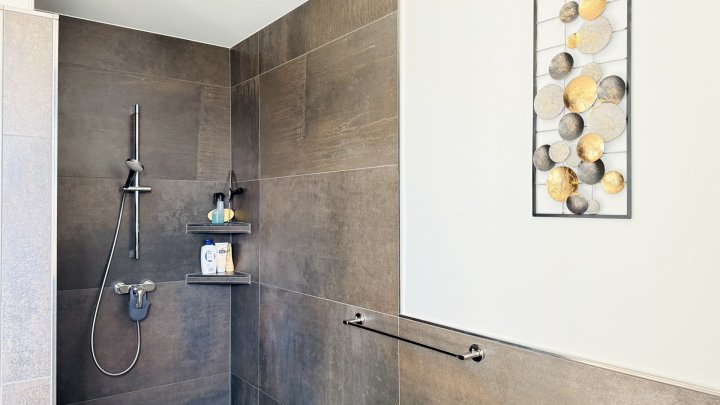 Attraktive Erdgeschosswohnung mit Top-Ausstattung, Garage und Garten in Schwalbach-Hülzweiler