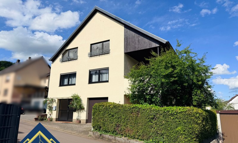 Neu renovierte und großzügige 3-Zimmer-Wohnung mit eigenem Gartenbereich in Beckingen zu vermieten