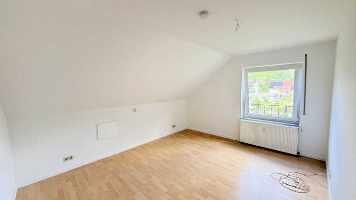 Neu renovierte und großzügige 3-Zimmer-Wohnung mit eigenem Gartenbereich in Beckingen zu vermieten