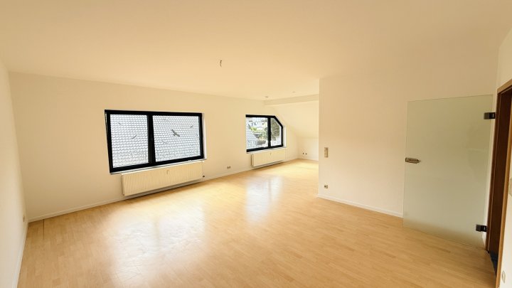 Neu renovierte und großzügige 3-Zimmer-Wohnung mit eigenem Gartenbereich in Beckingen zu vermieten