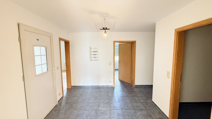 Neu renovierte und großzügige 3-Zimmer-Wohnung mit eigenem Gartenbereich in Beckingen zu vermieten