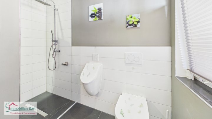 GRENZNÄHE LUXEMBURG: GEPFLEGTES A+ HOLZHAUS, 5 SCHLAFZIMMER, 230 M³ WFL. TOP LAGE BEI SAARBURG