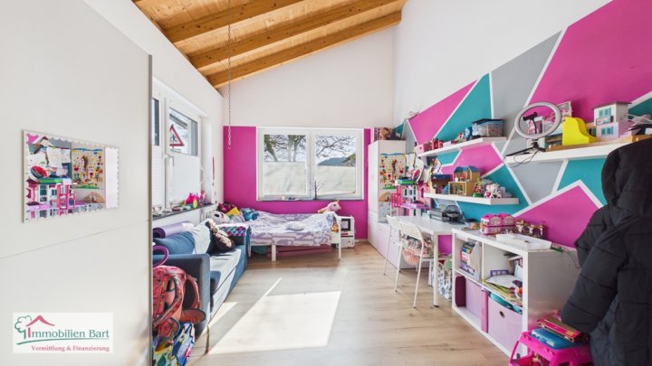 !WOHNEN UND LEBEN WIE IM URLAUB!  GEPFLEGTES ANWESEN MIT 5 SCHLAFZIMMER, 3 KM VON SAARBURG!