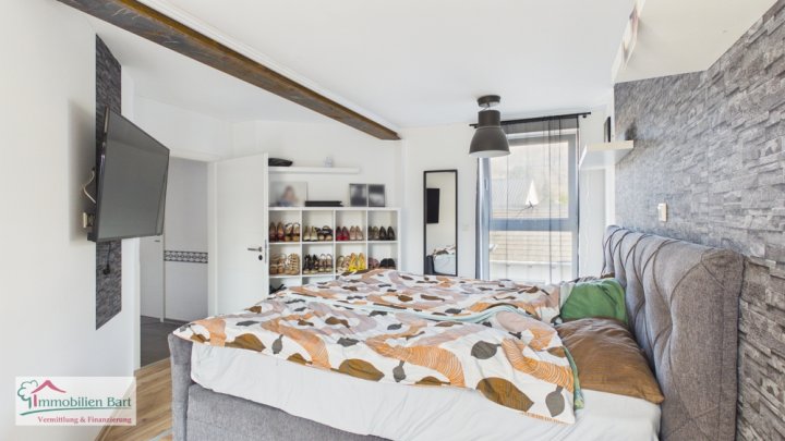 !WOHNEN UND LEBEN WIE IM URLAUB!  GEPFLEGTES ANWESEN MIT 5 SCHLAFZIMMER, 3 KM VON SAARBURG!