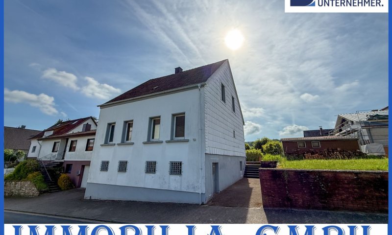 NIEDERWÜRZBACH - Helles Einfamilienhaus mit Garten in ruhiger Lage