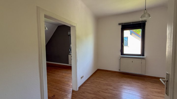 NIEDERWÜRZBACH - Helles Einfamilienhaus mit Garten in ruhiger Lage