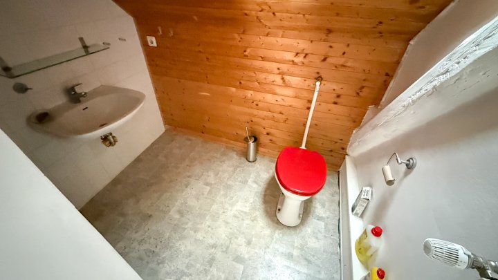NIEDERWÜRZBACH - Helles Einfamilienhaus mit Garten in ruhiger Lage