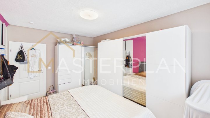 4ZKB Wohnung mit Terrasse und Garten umfassend renoviert