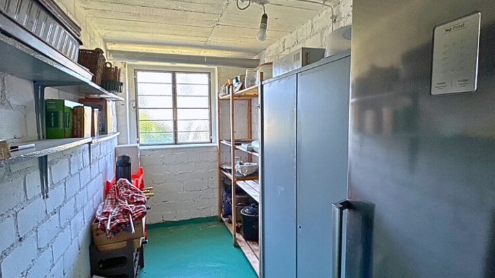Freistehendes 1-2 Familienhaus in zentrums-und naturnaher Lage, sofort nutzbar