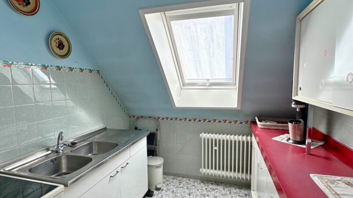 Freistehendes 1-2 Familienhaus in zentrums-und naturnaher Lage, sofort nutzbar