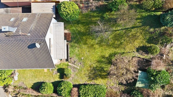 Freistehendes 1-2 Familienhaus in zentrums-und naturnaher Lage, sofort nutzbar