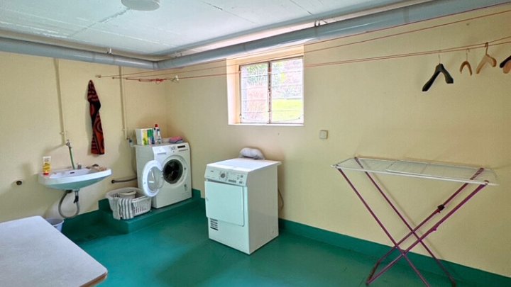 Freistehendes 1-2 Familienhaus in zentrums-und naturnaher Lage, sofort nutzbar
