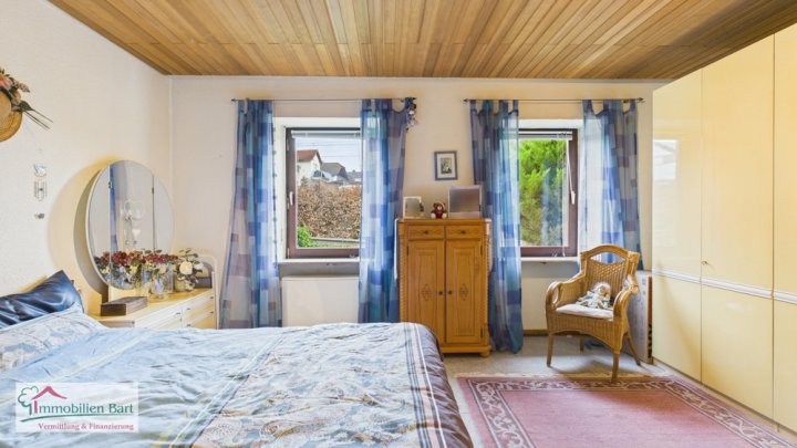 SAARBURG(SERRIG): WOHNHAUS MIT 2 WOHNUNGEN