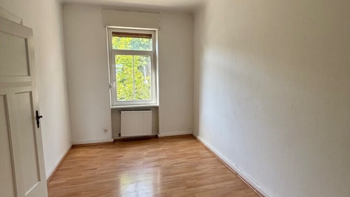 Altbaucharme: 4-ZKB Eigentumswohnung mit Balkon, sofort verfügbar