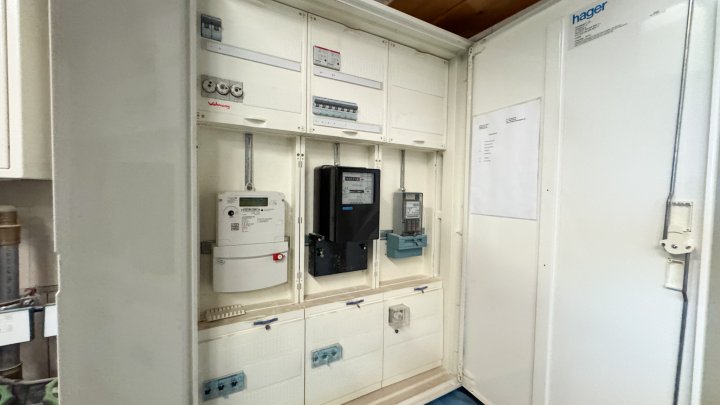 WOHNEN & ARBEITEN - Modernes EFH mit Werkstatthallen und Verkaufsfläche in 67688 Rodenbach