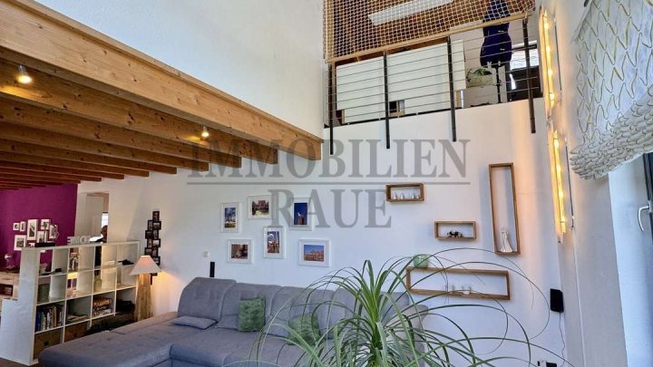 EXKLUSIVES 1 FAMILIENHAUS IN SACKGASSE MIT POOL, SAUNAHAUS UND PV-ANLAGE