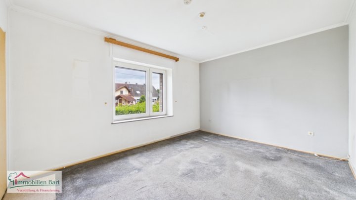 SOFORT VERFÜGBAR: WOHNHAUS + BAUGRUNDSTÜCK!