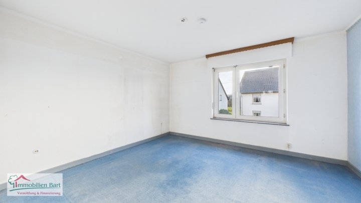 SOFORT VERFÜGBAR: WOHNHAUS + BAUGRUNDSTÜCK!