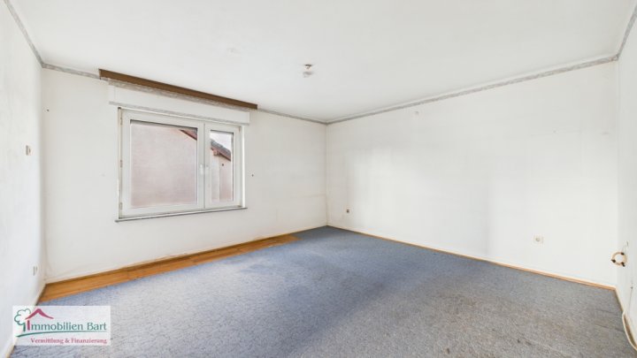 SOFORT VERFÜGBAR: WOHNHAUS + BAUGRUNDSTÜCK!